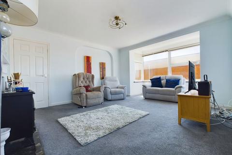 2 bedroom flat for sale, Milford Court, Brighton Road, Lancing.