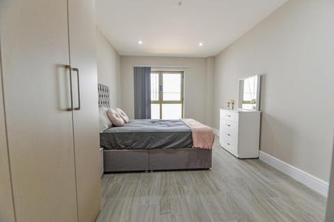 2 bedroom flat to rent, 62 Station Road, Langley SL3