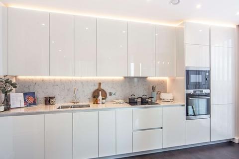 2 bedroom property to rent, Charles Clowes Walk, London SW11