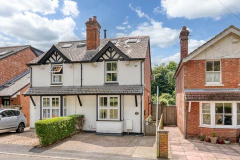 3 bedroom semi-detached house for sale, Gipsy Lane, Wokingham RG40