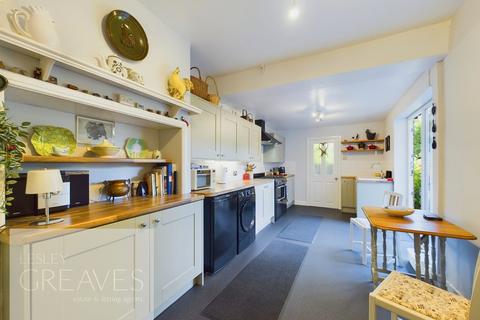 6 Brooklands Drive, Gedling, Nottingham, NG4 3GU