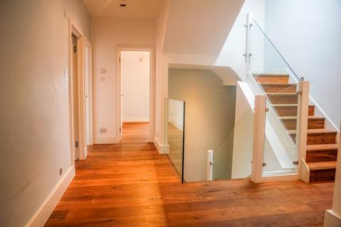 Flat 6, 36 Devonshire Place, London, W1G 6JR