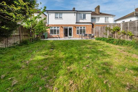 4 bedroom property for sale, The Chase, Goffs Oak