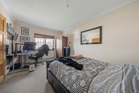 16 The Chase, Goffs Oak, Waltham Cross, EN7 5PB