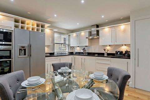 2 bedroom apartment to rent, Grosvenor Hill, London W1K