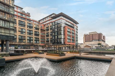 3 bedroom property to rent, Merchant Square, London W2