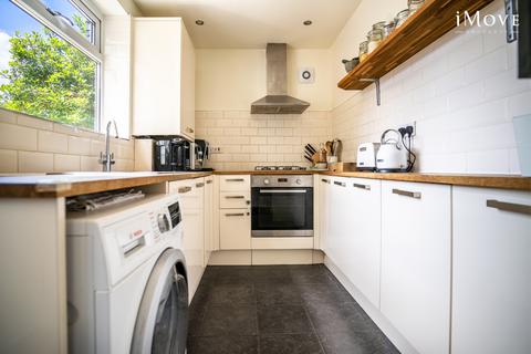 Flat 1, 28 Rockmount Road, London, SE19 3ST