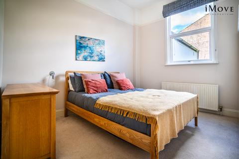 Flat 1, 28 Rockmount Road, London, SE19 3ST