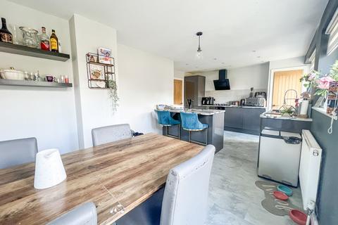 10 Cherry Close, Hockley, SS5 5BG