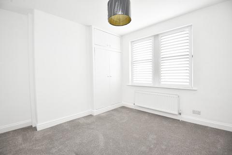 2 bedroom terraced house to rent, Wharfedale Avenue, Harrogate, HG2 0AU