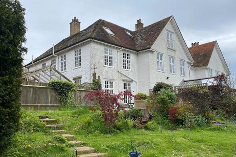 3 bedroom end of terrace house for sale, Backfields, Winchelsea, East Sussex, TN36 4AB