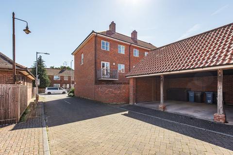 5 bedroom townhouse for sale, Chain Free in Norwich