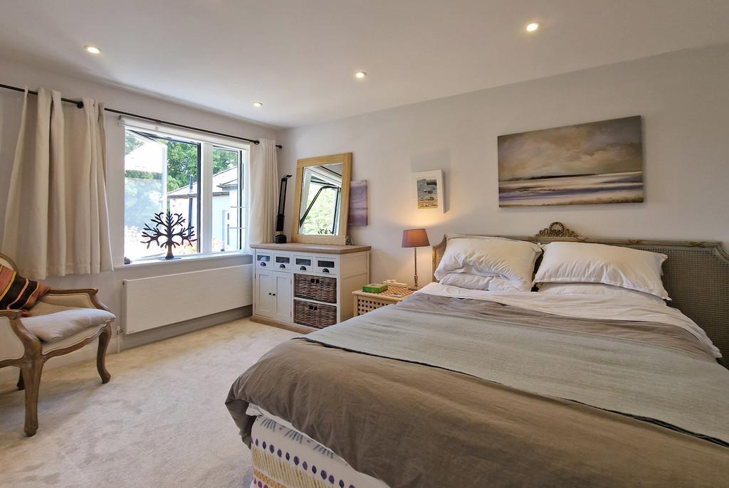 68 QKR Bedroom 2