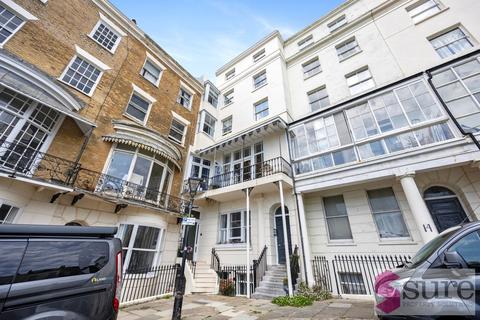 1 bedroom flat for sale, Marine Square, Brighton , East Sussex