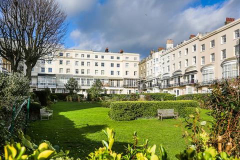 1 bedroom flat for sale, Marine Square, Brighton , East Sussex