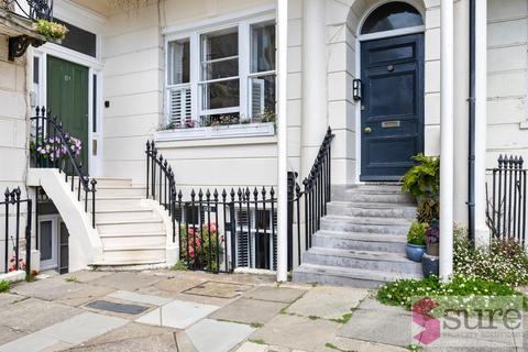 1 bedroom flat for sale, Marine Square, Brighton , East Sussex