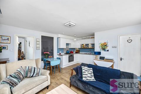 1 bedroom flat for sale, Marine Square, Brighton , East Sussex