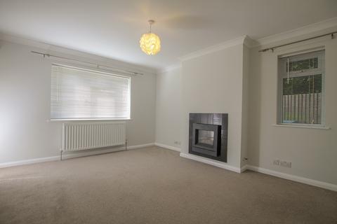 2 bedroom flat to rent, Stroud Green, Newbury RG14