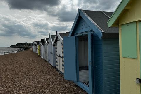 Chalet for sale, Felixstowe IP11