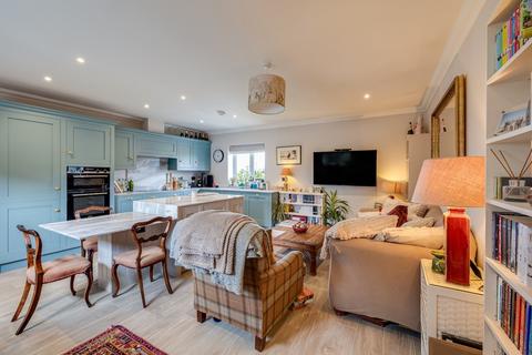2 bedroom apartment to rent, Belgrave Garden Mews, Chester CH4