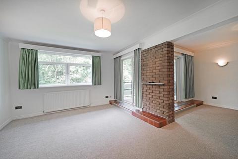 3 bedroom apartment to rent, Riverside Drive, Solihull