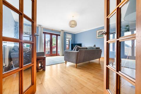 4 bedroom end of terrace house for sale, Melrose Gardens, Melrose Avenue, Penylan, Cardiff