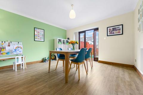 4 bedroom end of terrace house for sale, Melrose Gardens, Melrose Avenue, Penylan, Cardiff