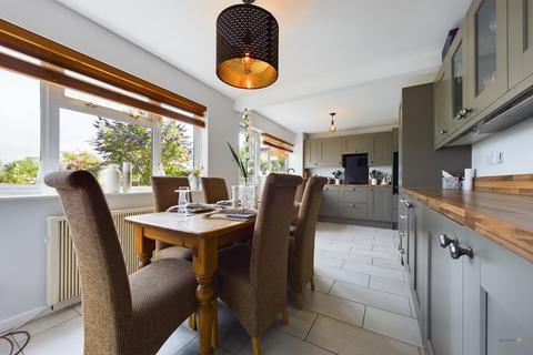 25 Vicarage Drive, Stramshall, Uttoxeter, ST14 5DL