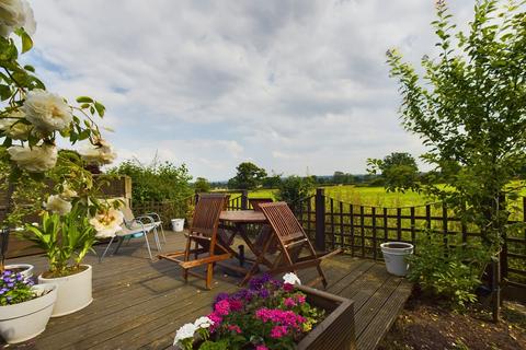 25 Vicarage Drive, Stramshall, Uttoxeter, ST14 5DL
