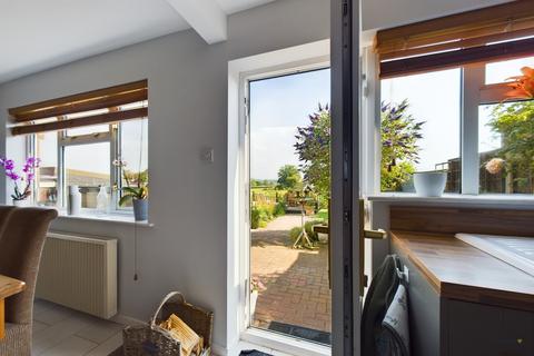 25 Vicarage Drive, Stramshall, Uttoxeter, ST14 5DL