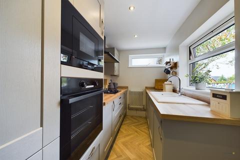 21 Bank Close, Uttoxeter, ST14 8BP