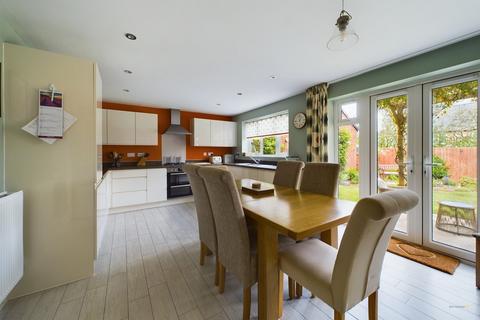 4 bedroom detached house for sale, Bishop Place, Burton-on-Trent