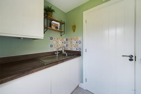 4 Bishop Place, Burton-on-trent, DE13 9EX