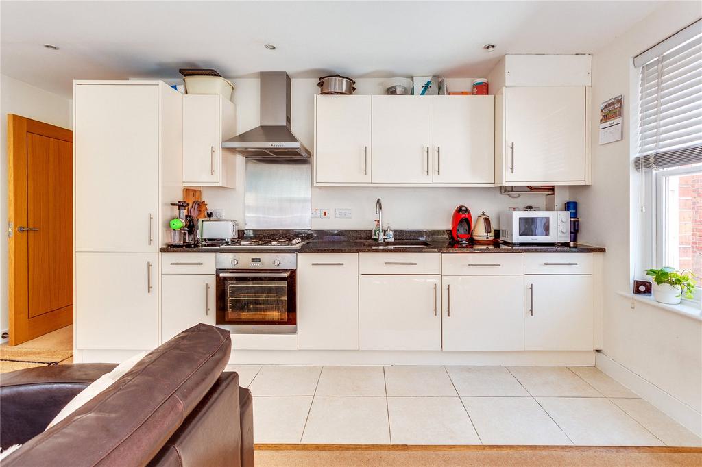 Fully Fitted Kitchen