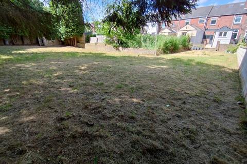 3 bedroom terraced house for sale, Woodshutts Street, Stoke On Trent