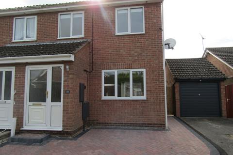 2 bedroom semi-detached house to rent, Purley Way, Clacton-on-Sea CO16
