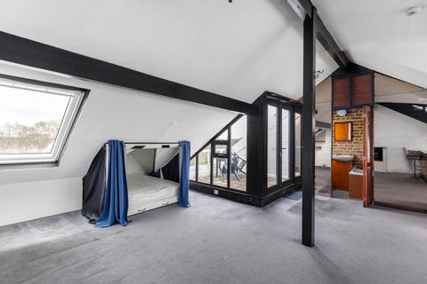 Studio for sale, Clapham Common North Side, London