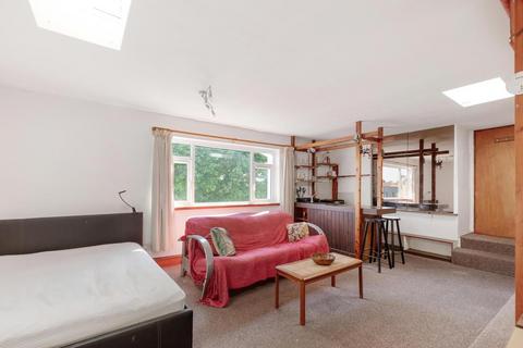 Studio for sale, Clapham Common North Side, London