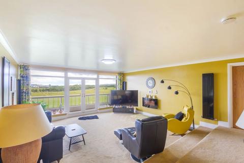 3 bedroom apartment for sale, Montagu Court, Gosforth, Newcastle Upon Tyne
