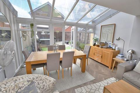 4 bedroom semi-detached house for sale, Fullingpits Avenue, Maidstone