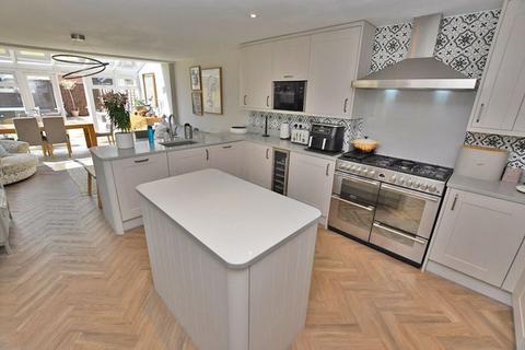 4 bedroom semi-detached house for sale, Fullingpits Avenue, Maidstone