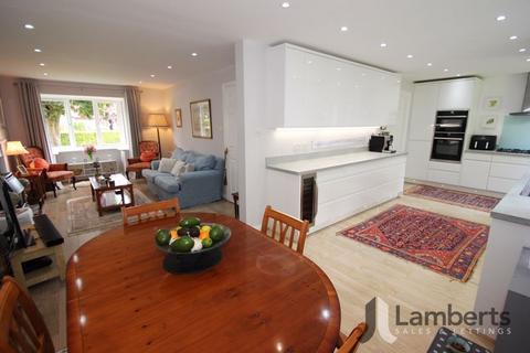 40 Abbeyfields Drive, Studley, B80 7BF
