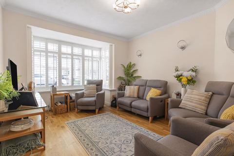 11 Iris Avenue, Bexley, DA5 1HH