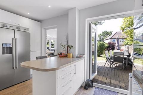 11 Iris Avenue, Bexley, DA5 1HH