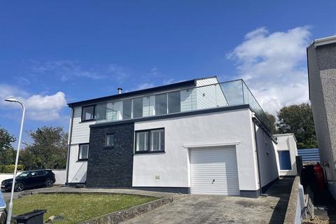 4 bedroom detached house for sale, Stad Castellor, Cemaes Bay, Anglesey, LL67
