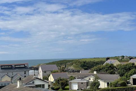 4 bedroom detached house for sale, Stad Castellor, Cemaes Bay, Anglesey, LL67