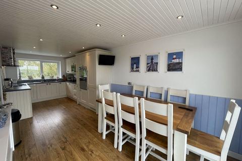 4 bedroom detached house for sale, Stad Castellor, Cemaes Bay, Anglesey, LL67