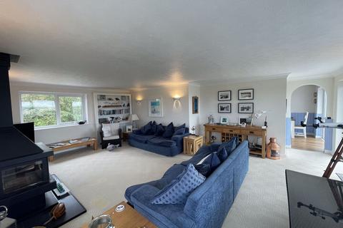 4 bedroom detached house for sale, Stad Castellor, Cemaes Bay, Anglesey, LL67