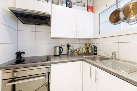 Studio for sale, Kings Court, Hamlet Gardens W6