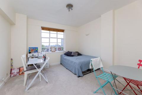 Studio for sale, Kings Court, Hamlet Gardens W6